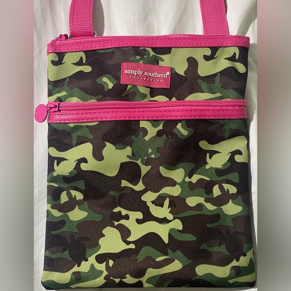 NEW SIMPLY SOUTHERN CAMO CROSSBODY WITH PINK TRIM